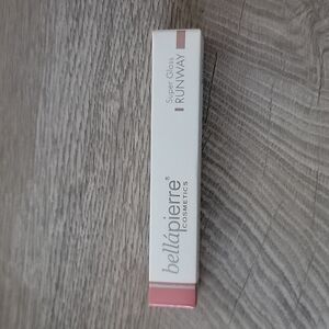 NWT Bellapierre Super Gloss Runway